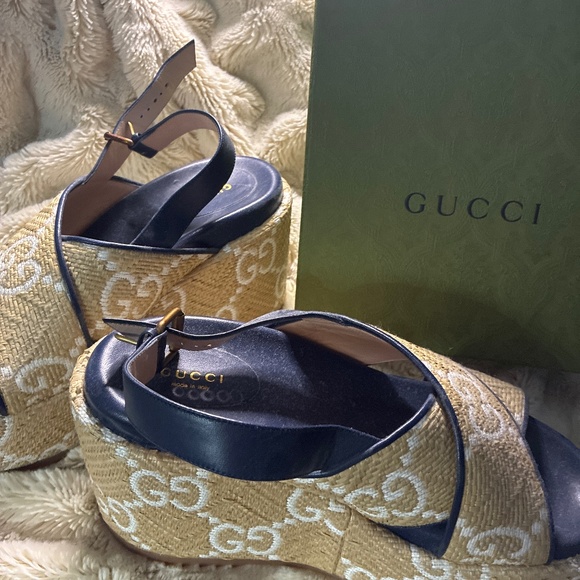Gucci Platform Sandals - Picture 1 of 2